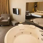 24城市阁楼酒店