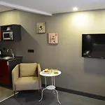 24城市阁楼酒店